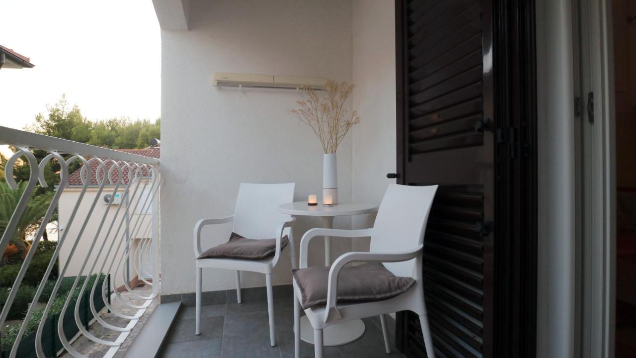 Apartment Ena - Lavica Podstrana Extérieur photo