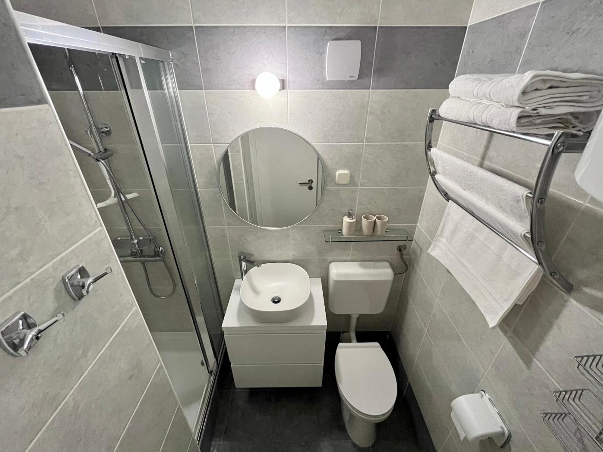 Apartment Ena - Lavica Podstrana Extérieur photo